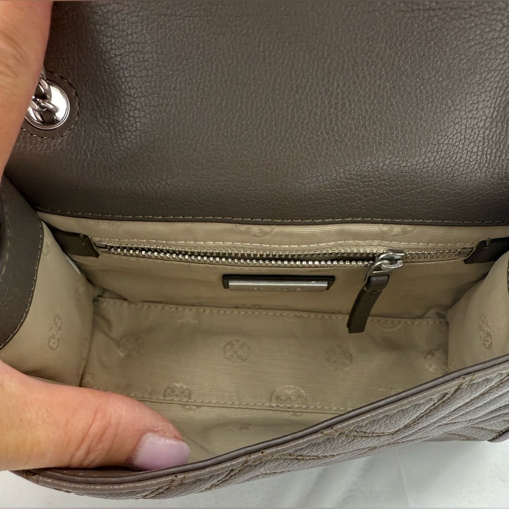 Tory Burch FLEMING CHARM SMALL CONVERTIBLE SHOULDER BAG in Volcanic Stone NWT - Picture 6 of 9